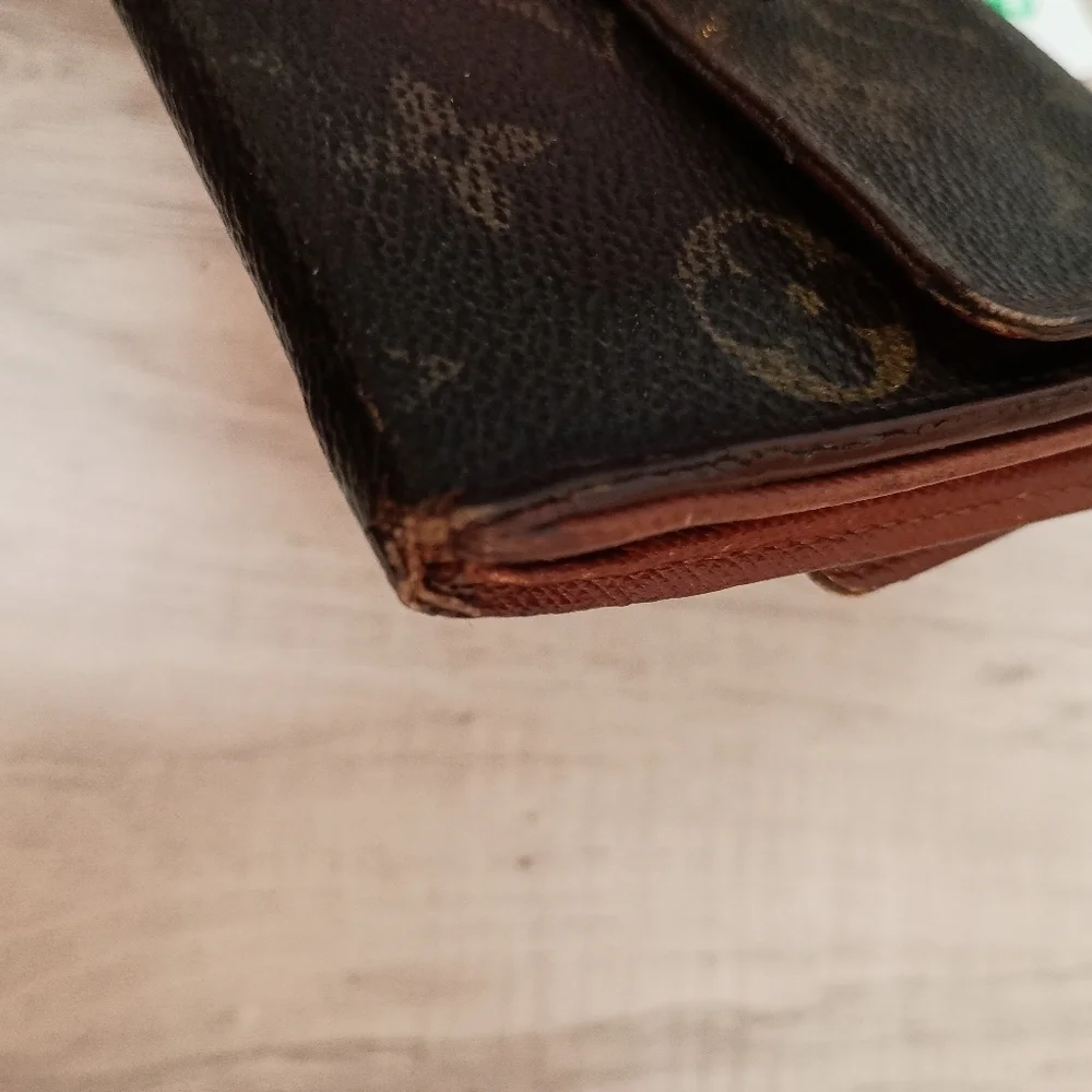 Authentic Louis Vuitton Monogram Elise Wallet